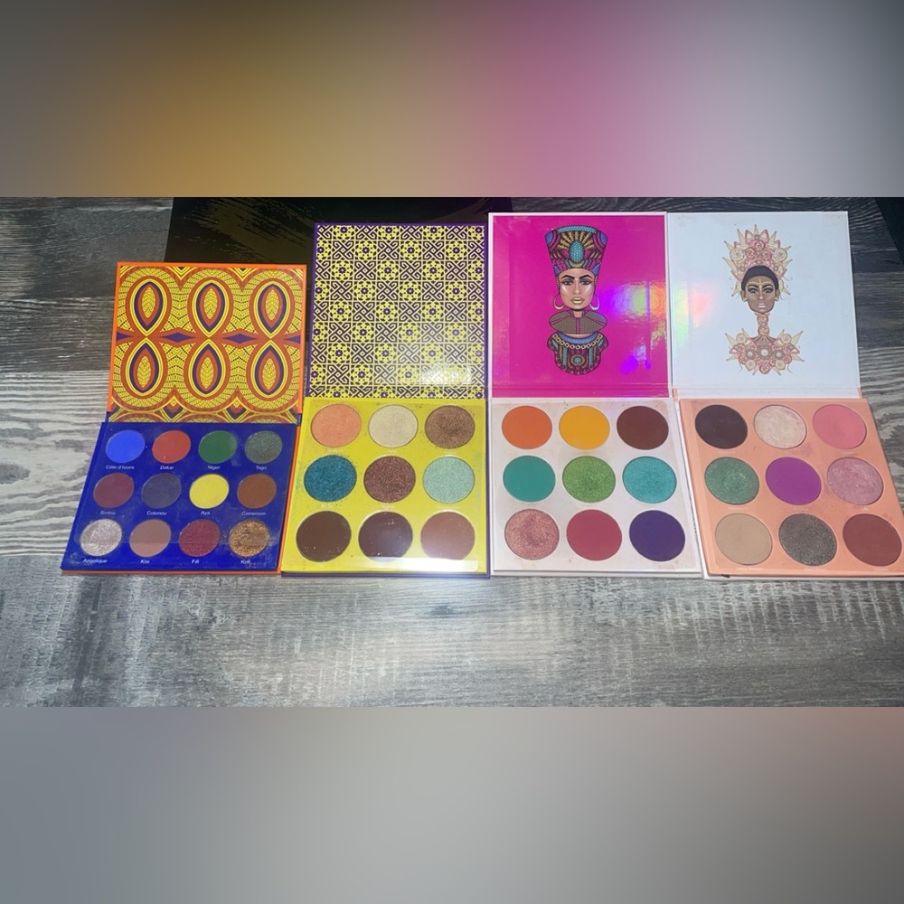 Julia’s place 4 eyeshadow palettes